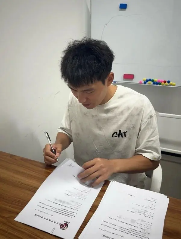 洲的重点培, 的王奕博应