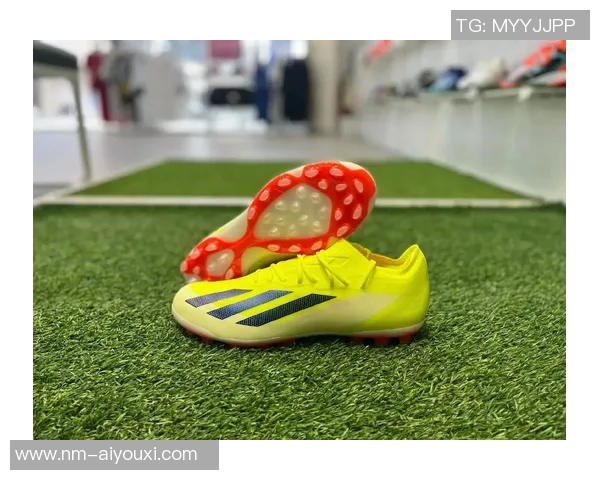 顶级足球球星为何都选择穿着专业足球鞋揭示背后的科学与技术优势